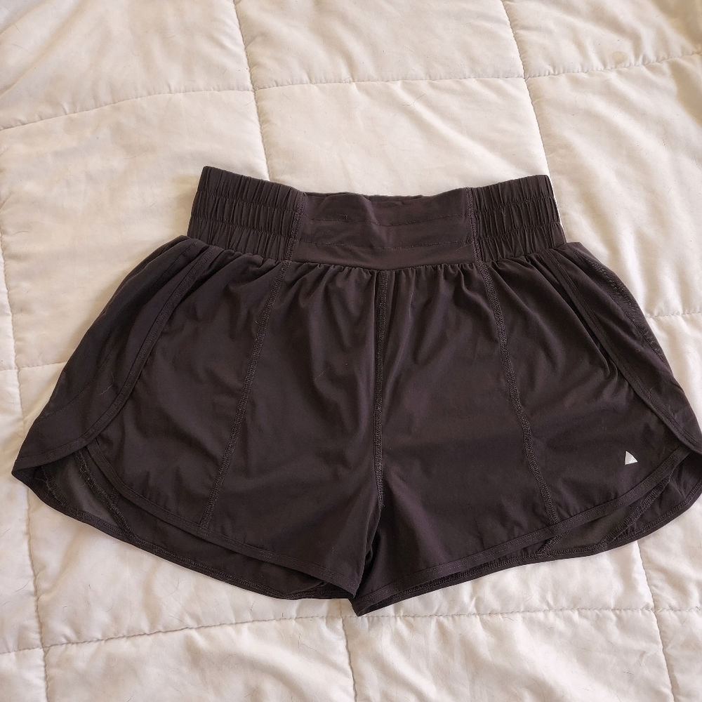Balance Athletica Breeze Shorts Black in Large